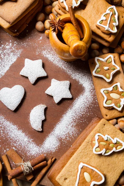 Homemade decorating gingerbread cookies — Stock Photo, Image