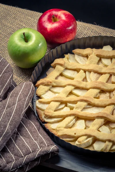 Torta de maçã recém-assada — Fotografia de Stock