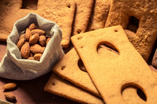 Close-up of the nuts and gingerbread cookie — Stock Photo, Image