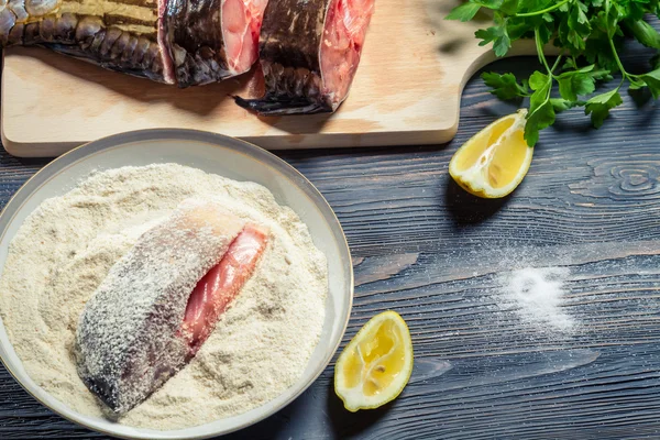 Fish in batter ready for frying — Stock Photo, Image