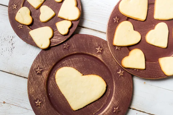 No 2 tabak içinde tanzimi kalp şeklinde kurabiye — Stok fotoğraf