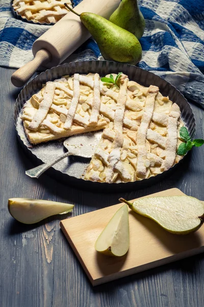 Tart cake made with fresh pears — Stock Photo, Image