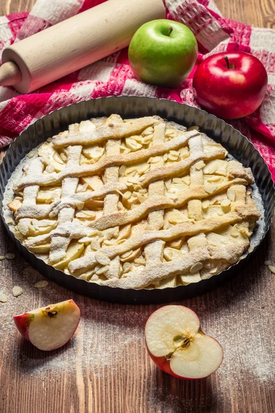 Cake, apples and icing sugar — Stock Photo, Image