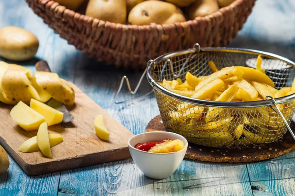 Fresh homemade French fries — Stock Photo, Image