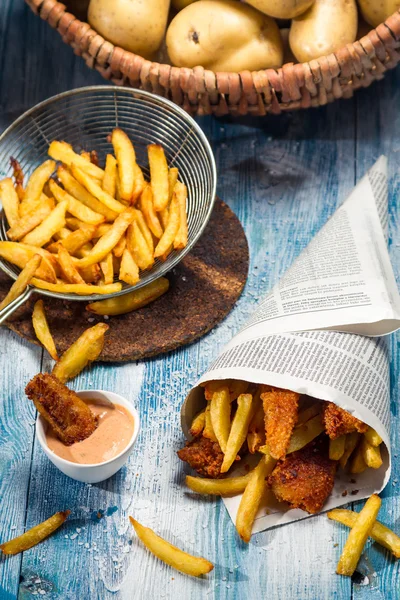 Fish & Chips servido en el periódico — Foto de Stock