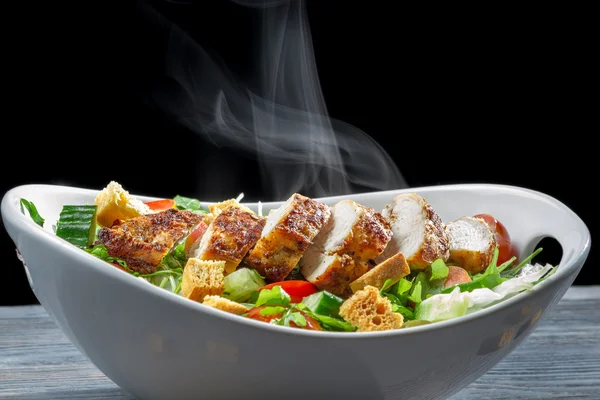 Caesar salad made of fresh ingredients — Stock Photo, Image