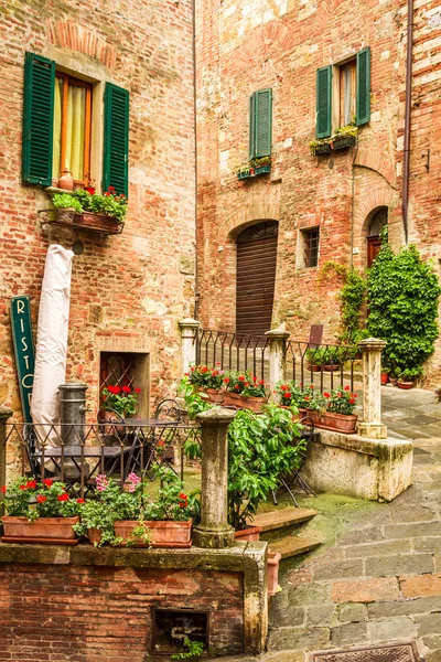 Historische gebäude in italien — Stockfoto