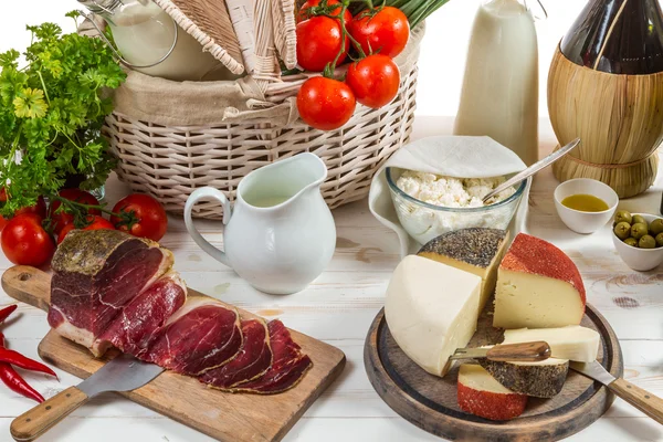 Primer plano de varios alimentos frescos y verduras —  Fotos de Stock