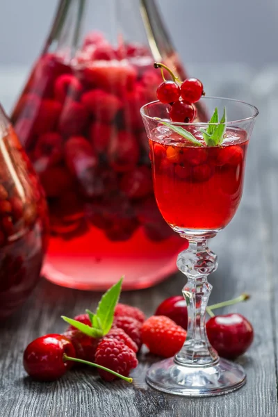 Liqueur made of wild berries and mint