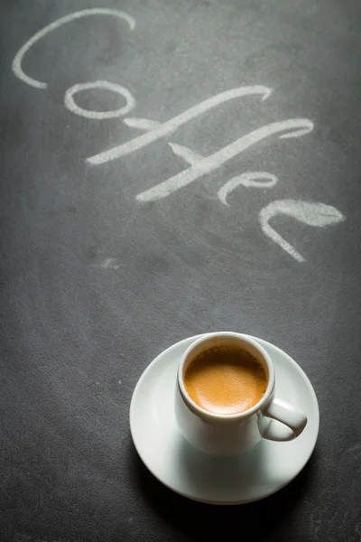 Schwarze Tafel mit den Worten Kaffee und Espresso — Stockfoto