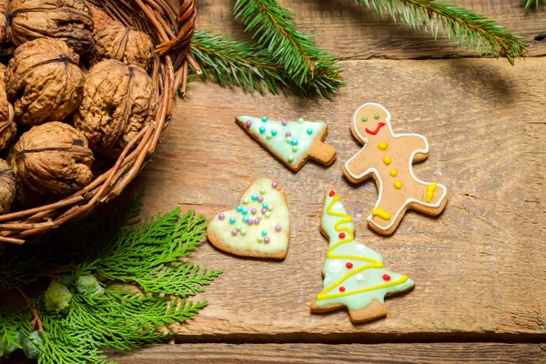 Walnuts and gingerbread cookies for Christmas — Stock Photo, Image