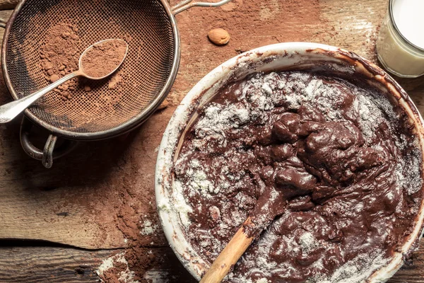 Chaos bei der Zubereitung von hausgemachter Schokolade — Stockfoto