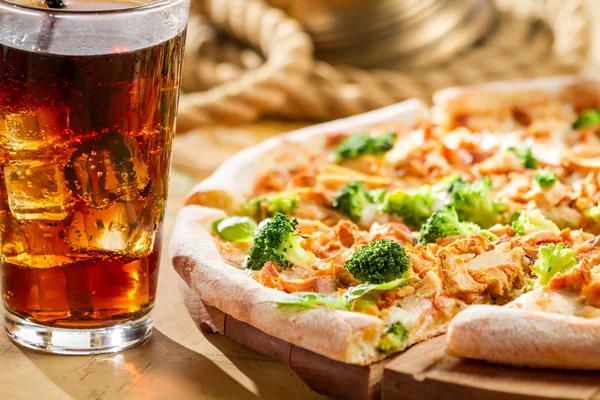 Pizza sailor on the ship — Stock Photo, Image