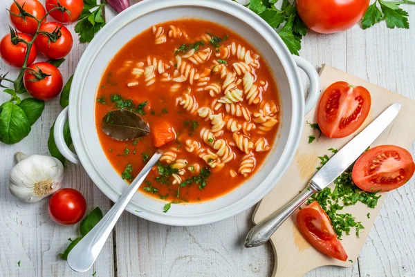 Homemade tomato soup and fresh vegetables — Stock Image Homemade tomato soup and fresh vegetables Royalty Free Stock Photos