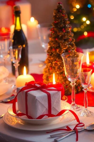 Kerstavond tabel wachten voor gasten — Stockfoto