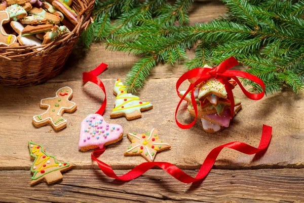 Preparing gingerbread cookies as a gift — Stock Photo, Image