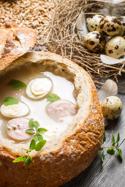 Sopa azeda com salsicha e ovos — Fotografia de Stock