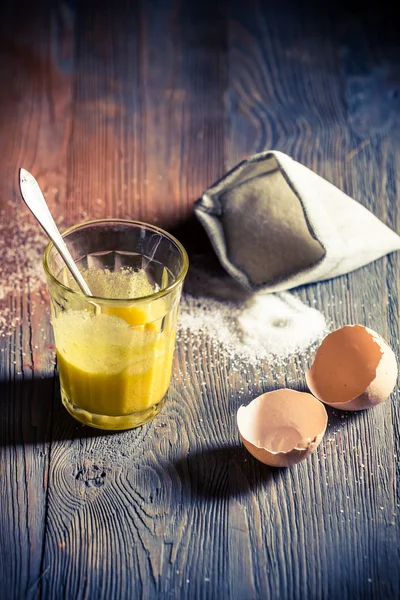 Dessert composto da uova e zucchero — Foto Stock