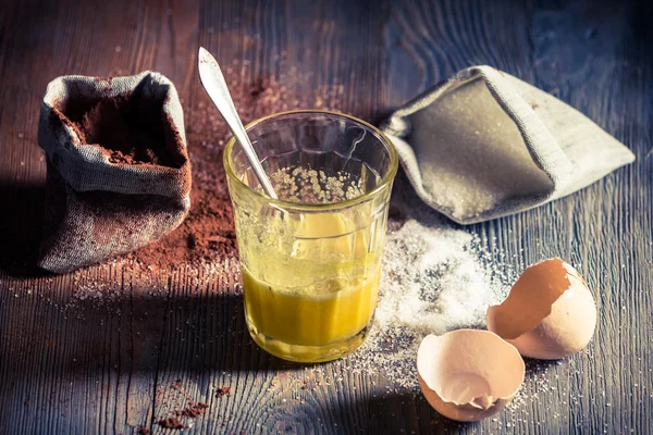 Makanan penutup cepat saji terdiri dari telur dan gula — Stok Foto