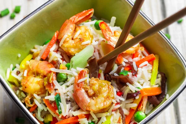 Mix vegetables with rice and shrimp — Stock Photo, Image