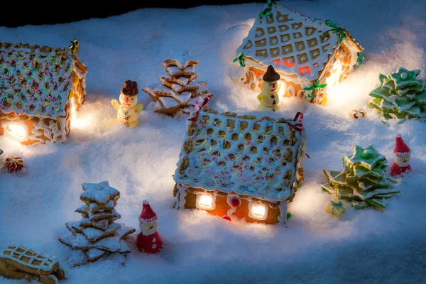 Small gingerbread village built from sweetness — Stock Photo, Image
