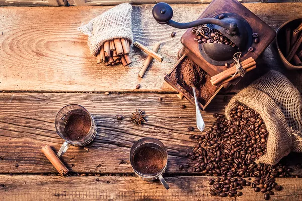 Cheiro de café moído na hora — Fotografia de Stock