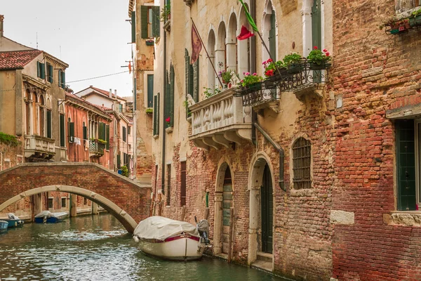 Zabytkowe domy Canal Grande w Wenecji — Zdjęcie stockowe