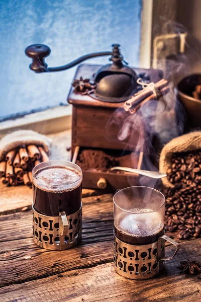 A régi stílusú frissen főzött kávé — Stock Fotó
