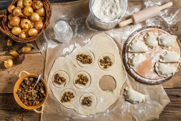 Ingrediënten voor dumplings met paddestoelen — Stockfoto