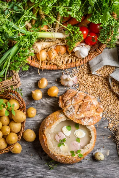 Weergave van een vers bereide zure soep — Stockfoto