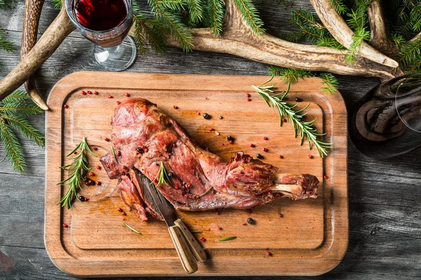 Fresh venison tastes best with red wine — Stock Photo, Image