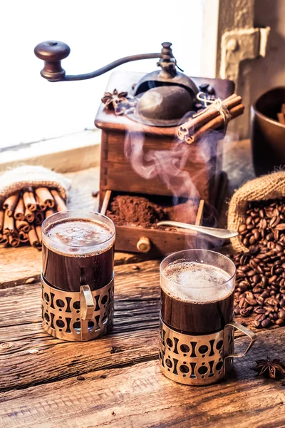 A régi stílusú frissen főzött kávé — Stock Fotó