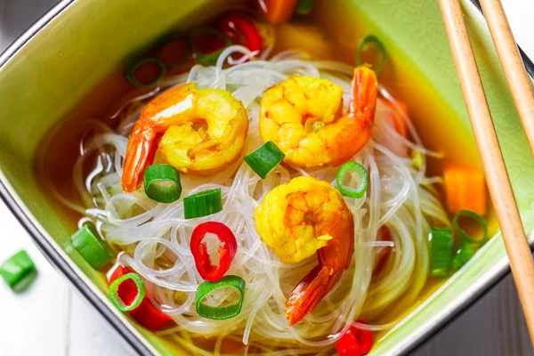 Chinese soup with shrimp and rice noodles — Stock Photo, Image