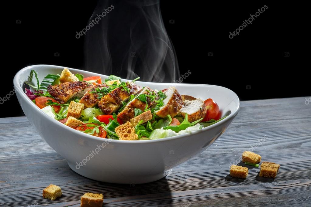 should chicken be hot or cold on caesar salad
