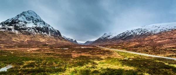 Hermosa vista del paso de montaña en Escocia — Foto de Stock