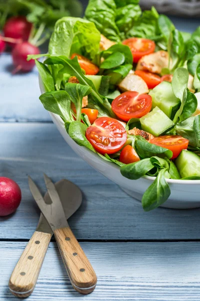 Gros plan de salade de légumes frais — Photo