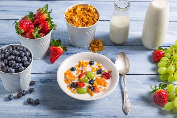 Ingredients for a healthy and tasty breakfast — Stock Photo, Image