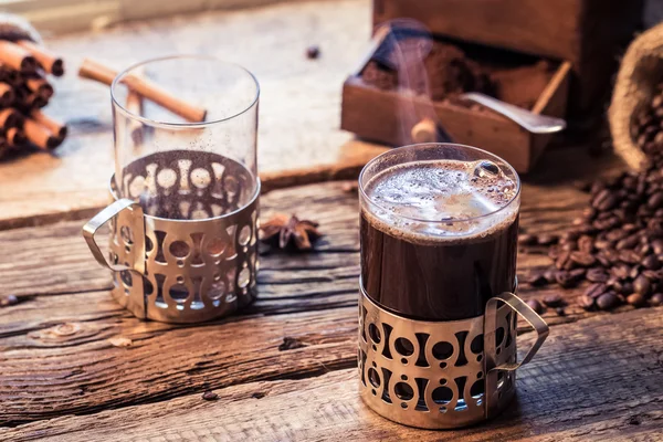 Koffie tijd in een knusse cottage — Stockfoto