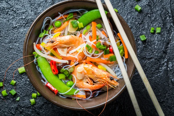 Mezcla de verduras chinas con camarones — Foto de Stock