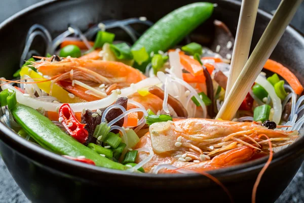 Closeup of Chinese mix vegetables with shrimp — Stock Photo, Image