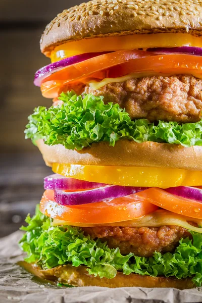 Closeup of tasty homemade big burger — Stock Photo, Image