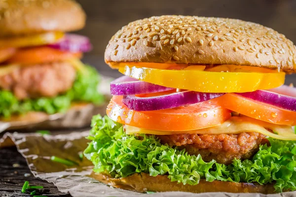 Hamburger ze zeleniny a masa — Stock fotografie