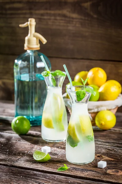 Closeup of fresh lemonade with fruit — Stock Photo, Image