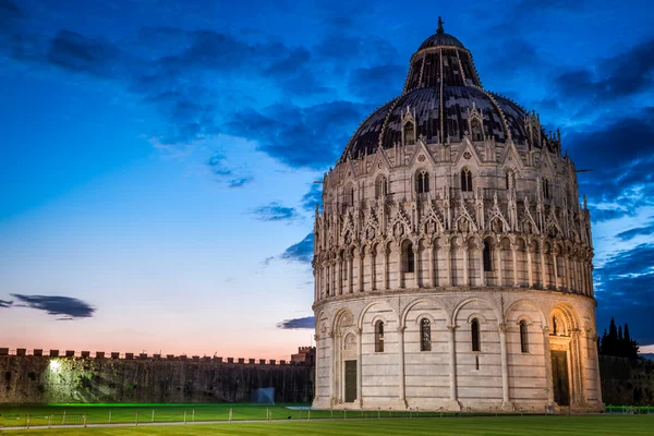 Ancient cathedral in Pisa at sunset — Stock Photo, Image