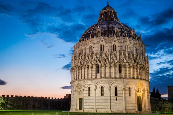 Ancient cathedral in Pisa at sunset — Stock Photo, Image