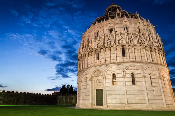Ancient monuments in Pisa at sunset — Stock Photo, Image