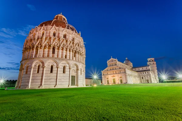 Pisa Antik eserlerin gün batımında — Stok fotoğraf