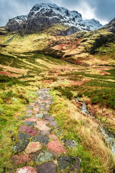 Berg voetpad in glencoe, Schotland — Stockfoto