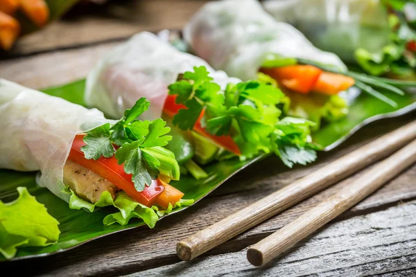 Spring rolls with vegetables and chicken — Stock Photo, Image