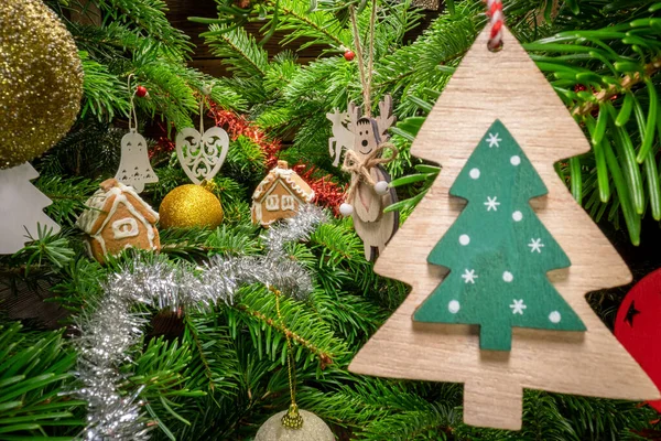Vista Verde Árvore Natal Dentro Árvore Natal Decorada Fundo Natal — Fotografia de Stock